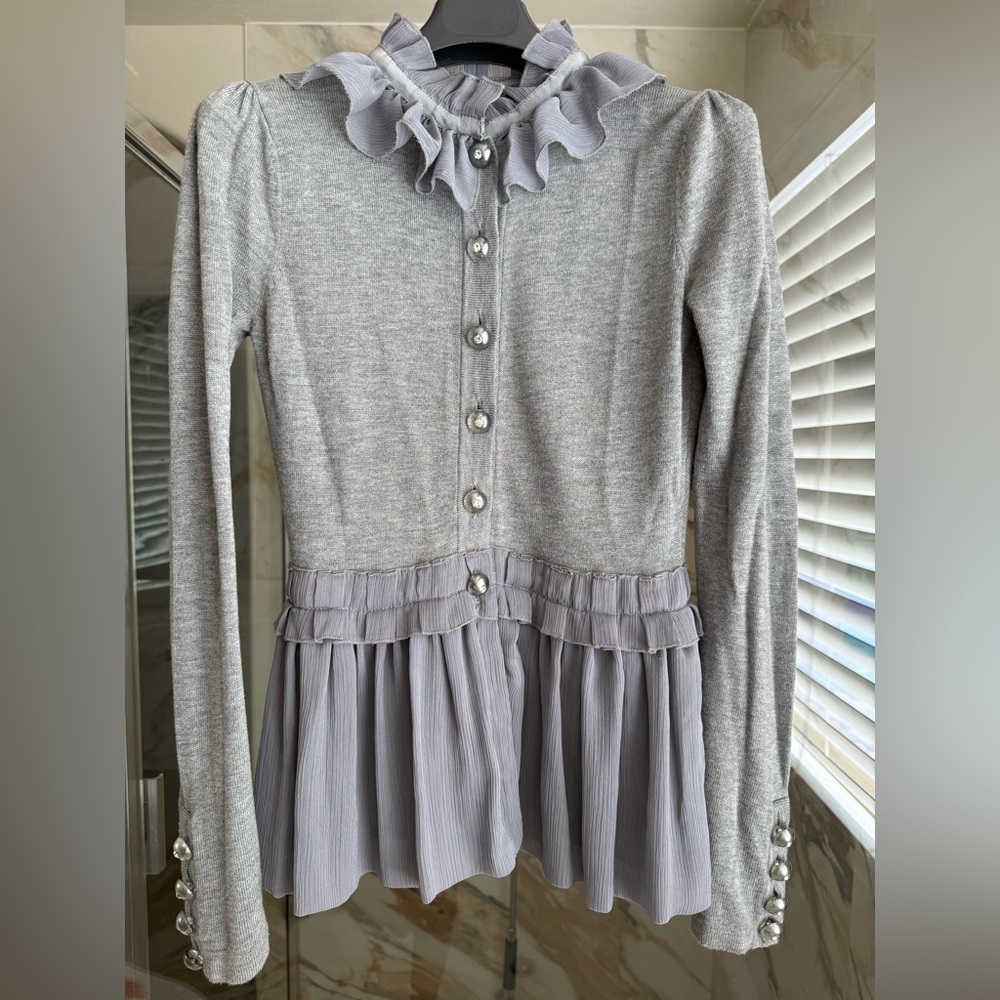 Chic Gray🩶 Cardigan with Ruffle Accents